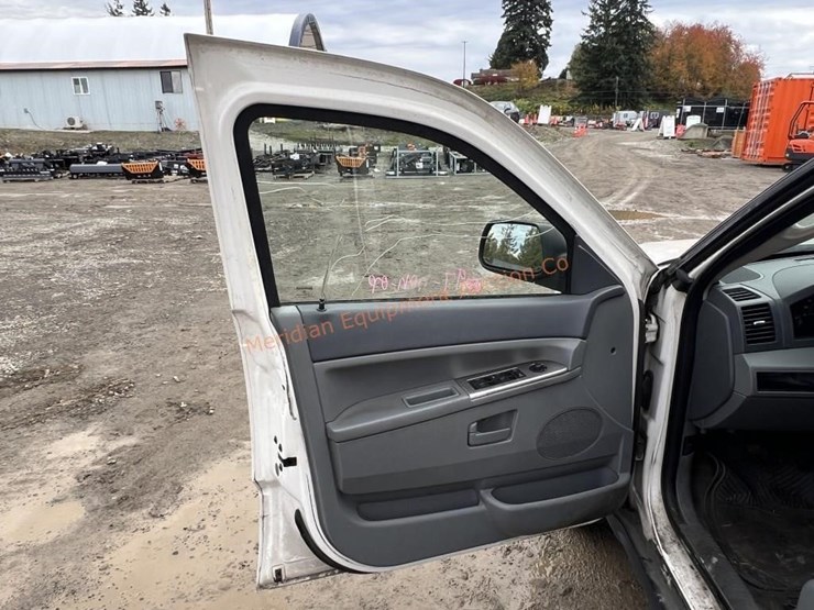 2005-jeep-grand-cherokee-image-24