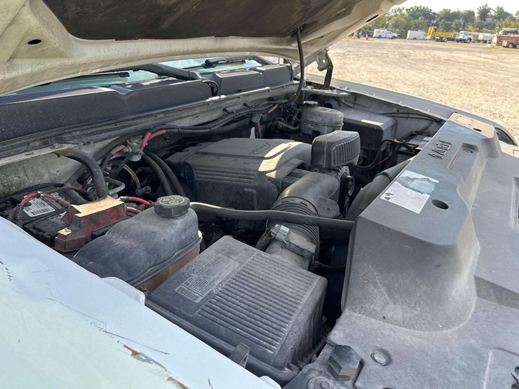 2012-chevrolet-silverado-2500-image-9