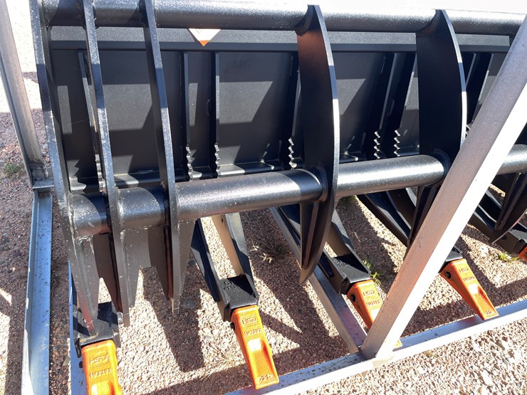 #4101-•-78"-heavy-brush-grapple-bucket-attachment-image-5