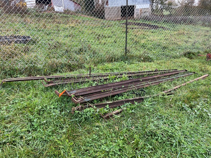 #9605-•-pile-of-steel-supports-image-1