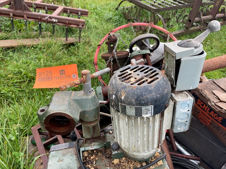 #8125-•-pallet-of-misc-image-10