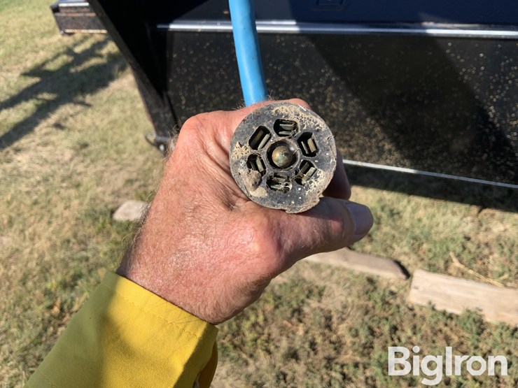 2013-titan-trailer-image-15