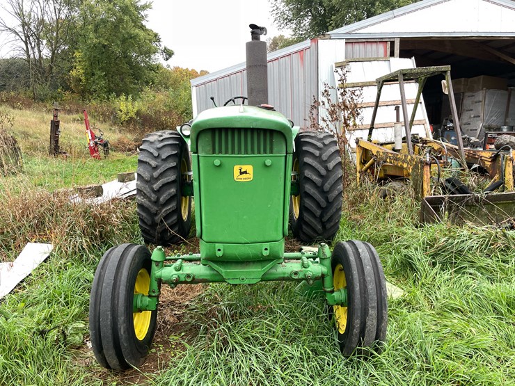 john-deere-3010-image-2