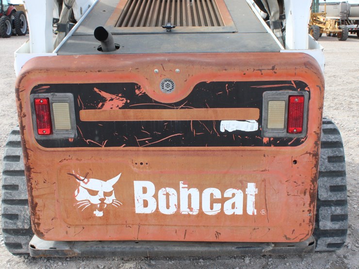 bobcat-t870-image-32