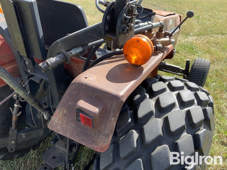 1990-case-ih-275-image-18