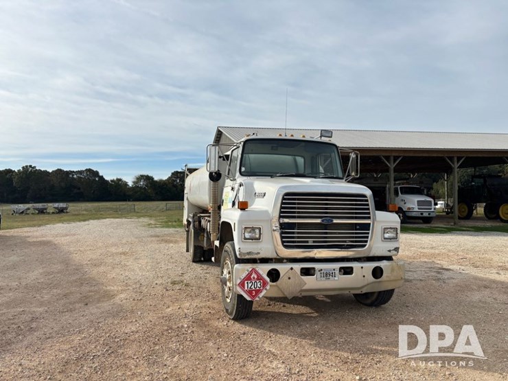 1994-ford-l8000-image-9