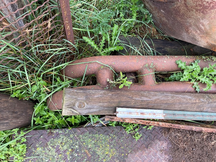 #9610-•-pile-of-miscellaneous-metal-image-8