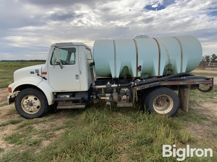 2001-international-4700-image-8