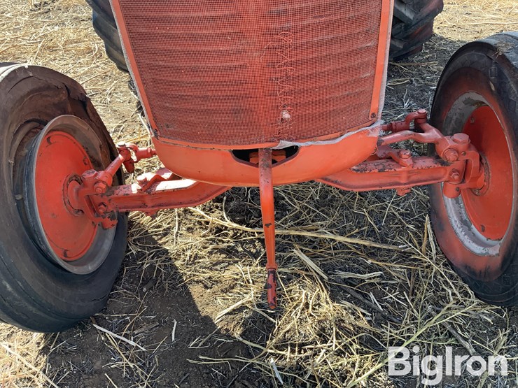 case-la-2wd-tractor-image-13