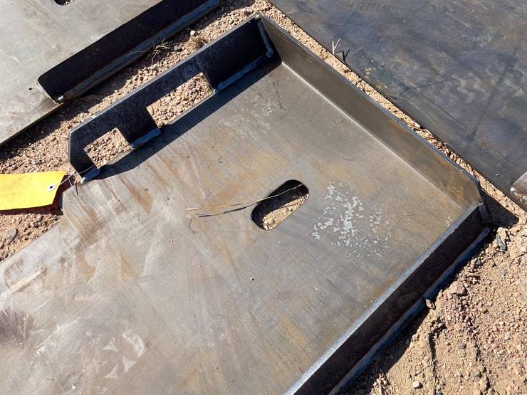 #4123-•-universal-adaptor-plate-image-2