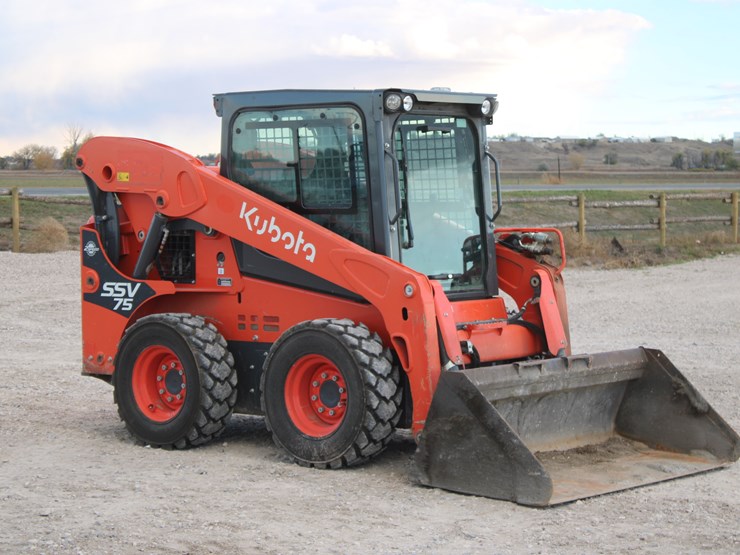 2023-kubota-ssv75-image-11