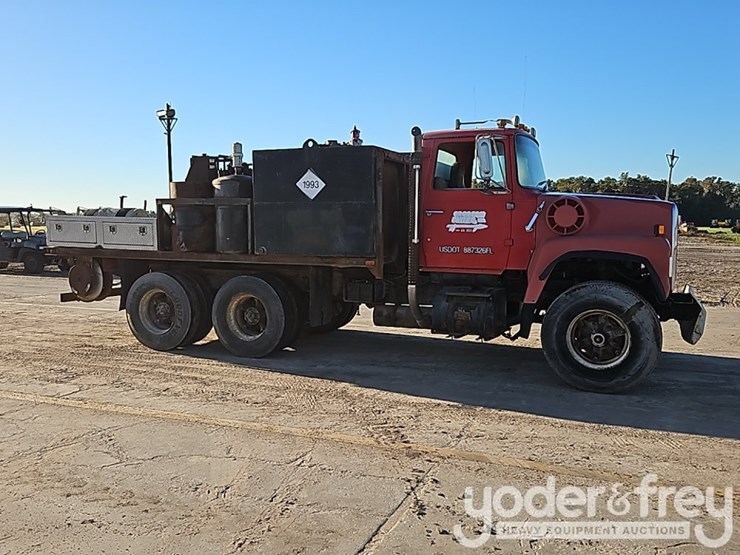 1988-ford-l8000-image-6
