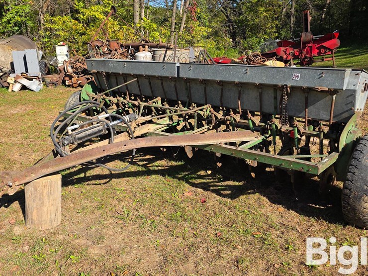 john-deere-mt6-image-1