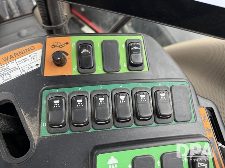 2020-case-ih-trident-5550-image-55