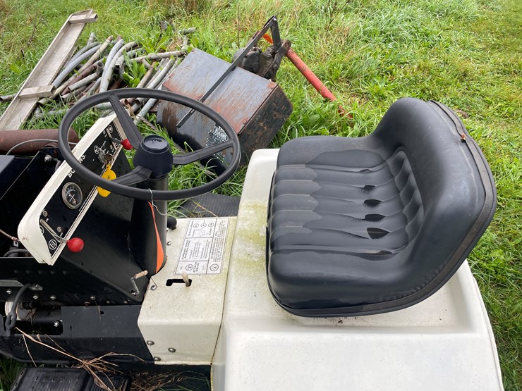 #8105-•-fmc-bolens-h16-lawn-mower-image-18