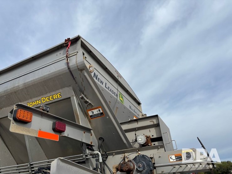 2019-john-deere-r4038-image-22