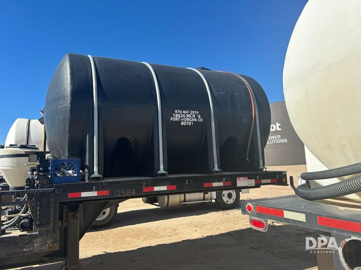 2012-neville-trailer-image-22