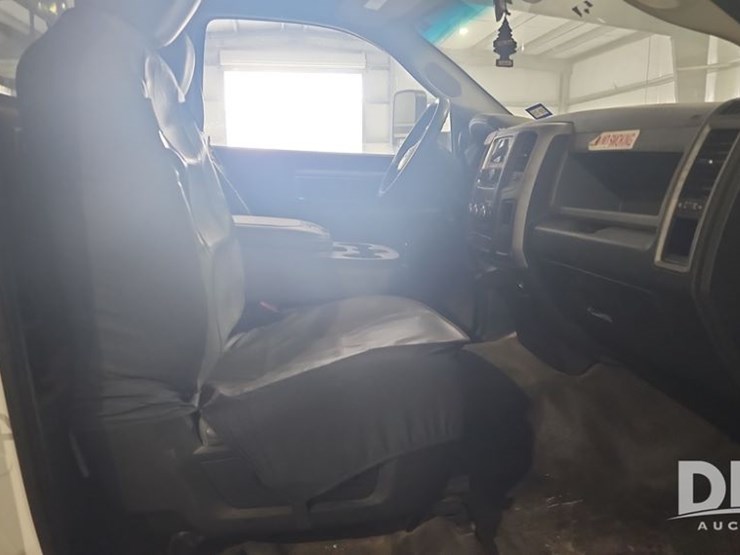 2015-dodge-ram-5500-image-32