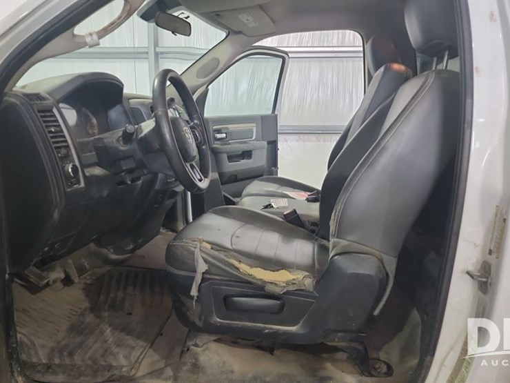 2015-dodge-ram-5500-image-35