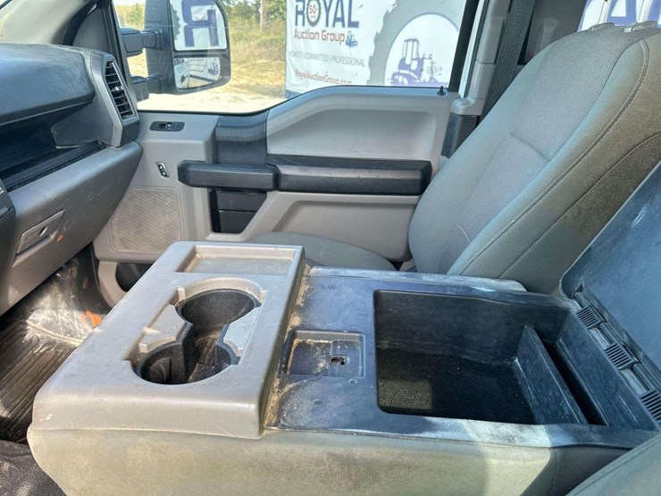 2022-ford-f250-xl-image-17