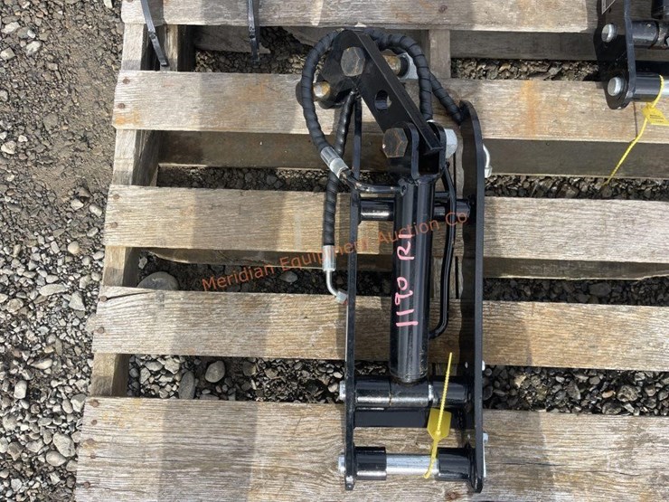 ir-mini-excavator-hydraulic-thumb-image-4