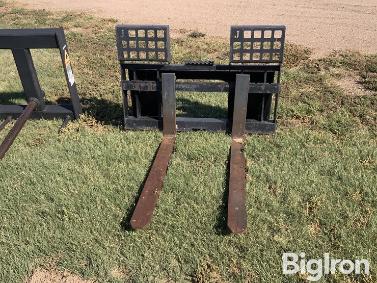 jenkins-skid-steer-pallet-fork-image-2