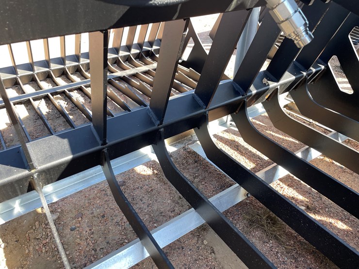 #4112-•-72"-rock-grapple-bucket-attachment-image-10