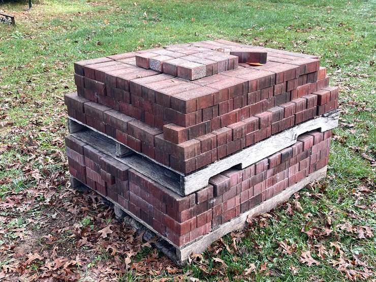 #6615-•-red-and-black-patio-pavers-image-3