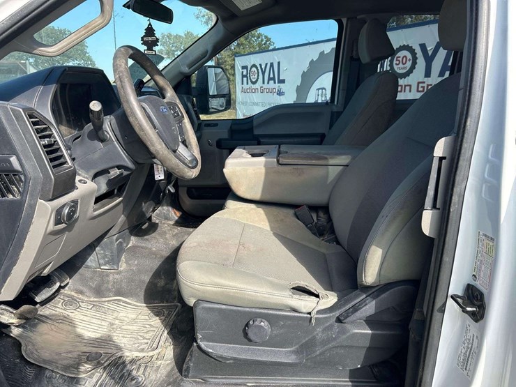 2022-ford-f250-xl-image-12