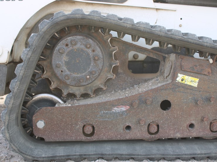 bobcat-t870-image-42