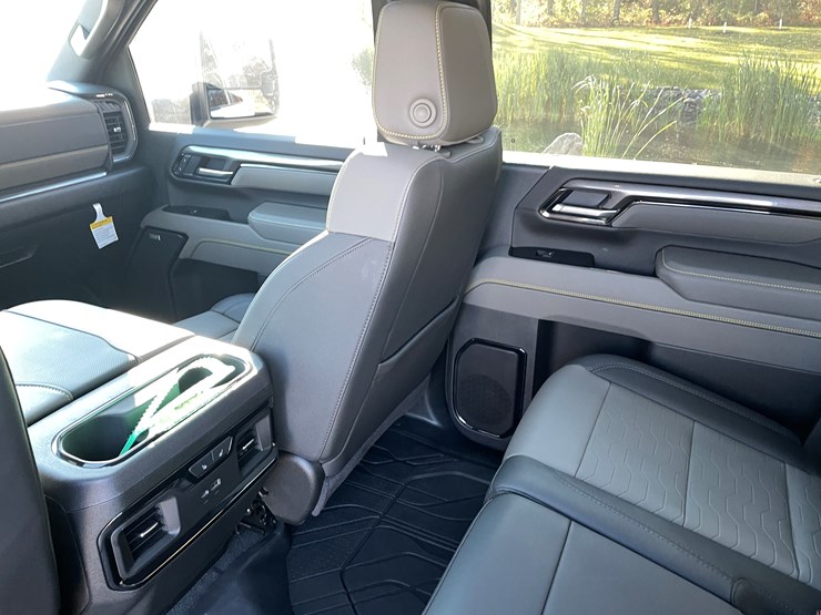 2025-chevrolet-silverado-image-53