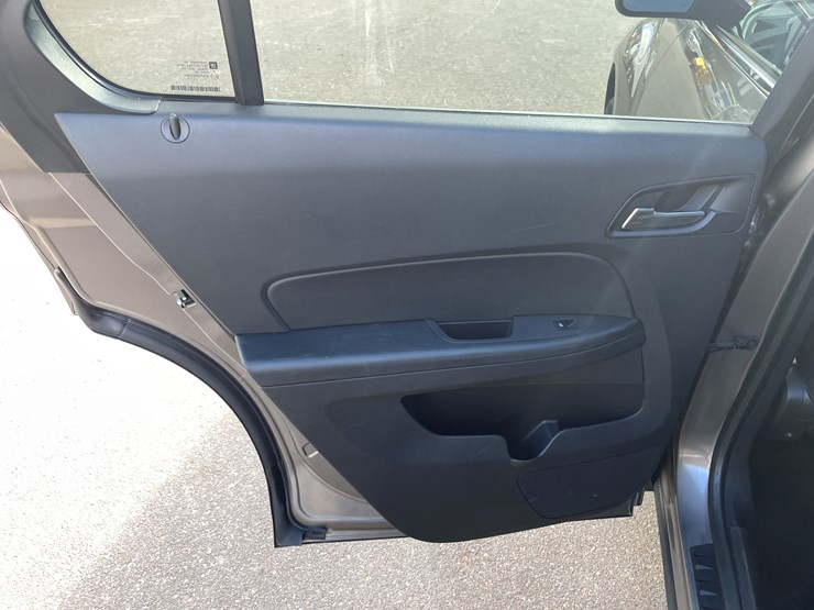 2012-chevrolet-equinox-lt-image-34