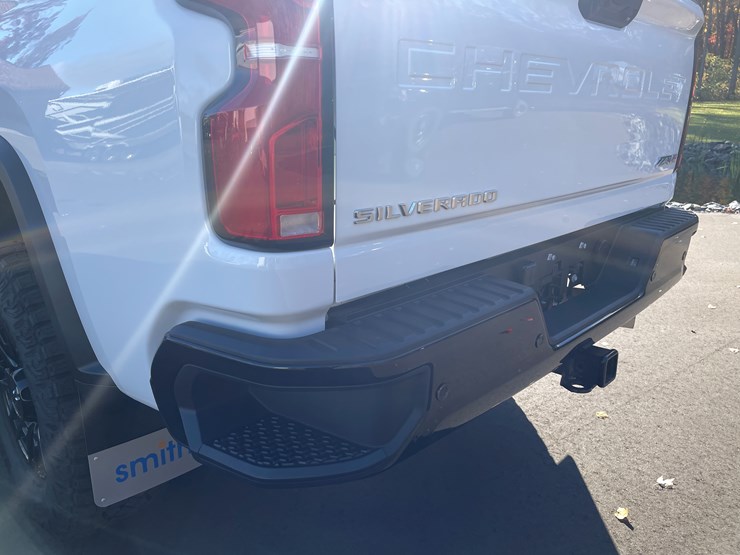 2025-chevrolet-silverado-image-34