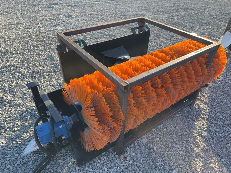 skid-steer-sweeper-image-1