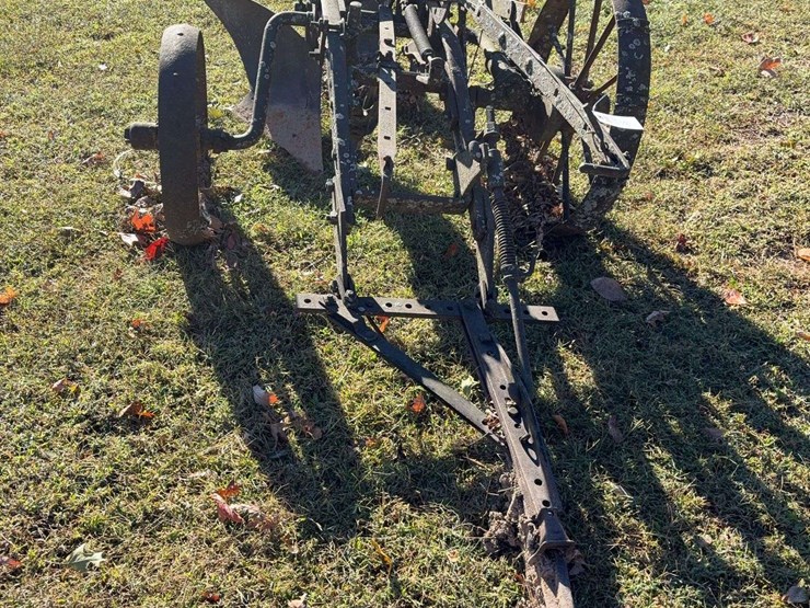 pull-type-2-bottom-plow,-with-steel-wheels-image-2