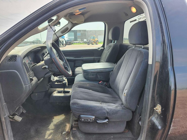 2003-dodge-ram-1500-image-12