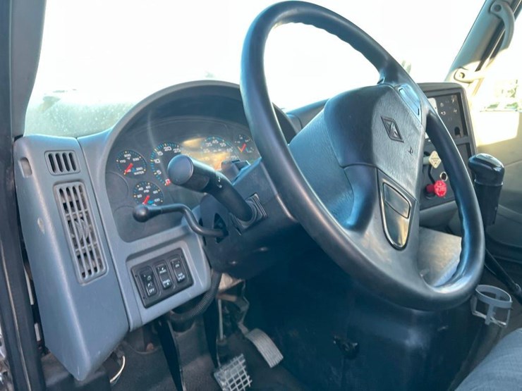2004-international-8600-image-12
