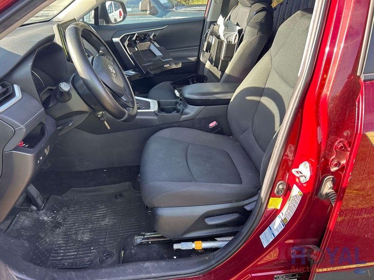 2021-toyota-rav4-image-12