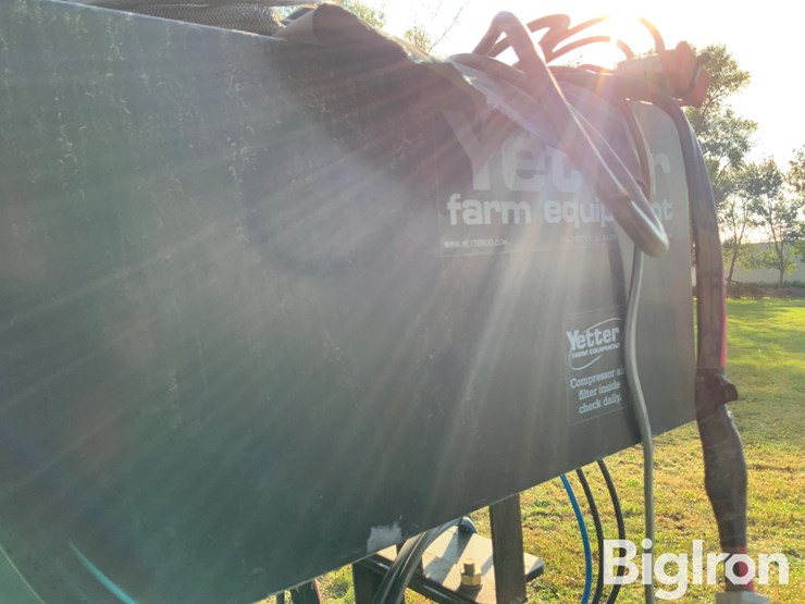 2010-john-deere-1770-image-17