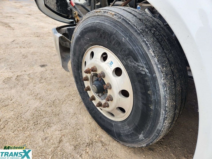 2019-peterbilt-579-image-14