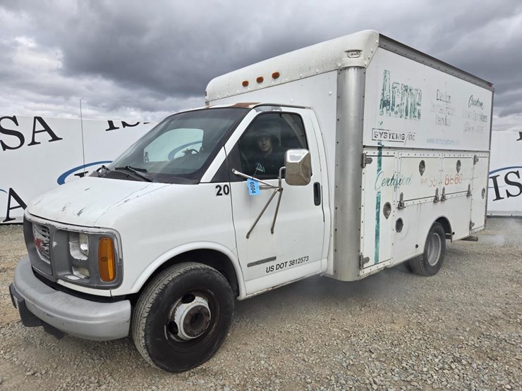 2002-gmc-3500-image-1