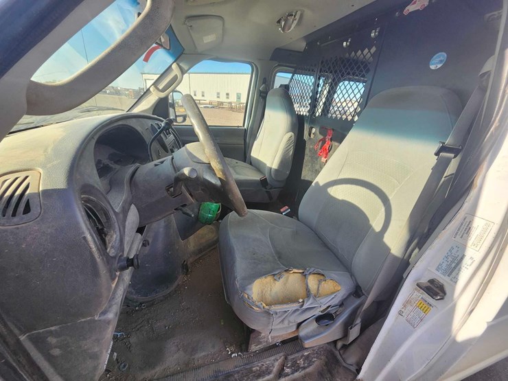 2007-ford-e350-image-17