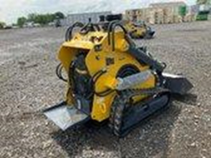 #1011-•-unused-landhero-mini-skid-steer-loader-image-5