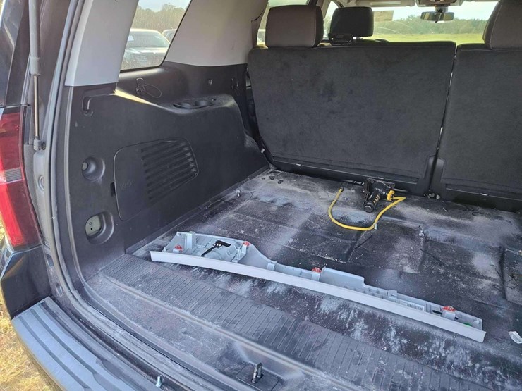 2015-chevrolet-tahoe-image-31