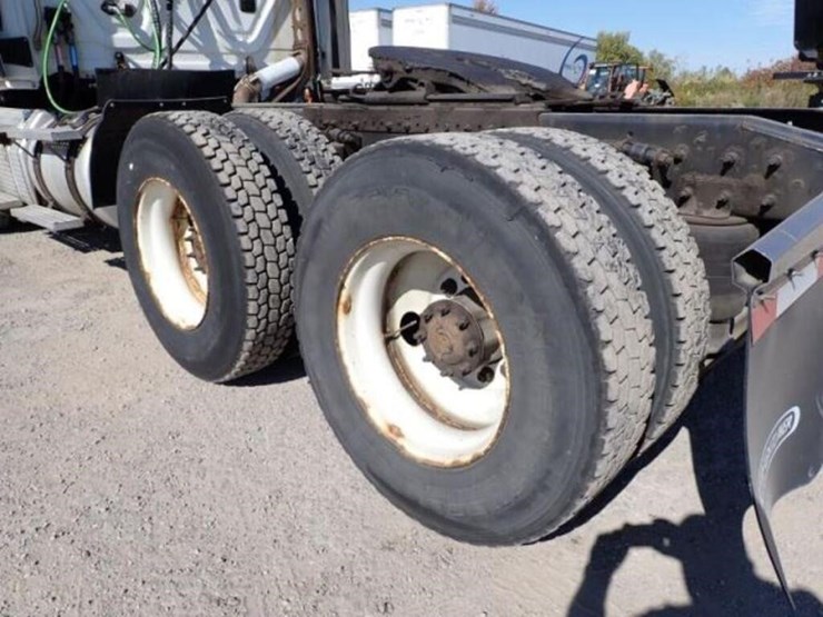 2016-freightliner-cascadia-t/a-hiway-tractor---day-image-44