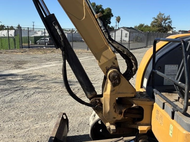 2008-caterpillar-304c-image-13