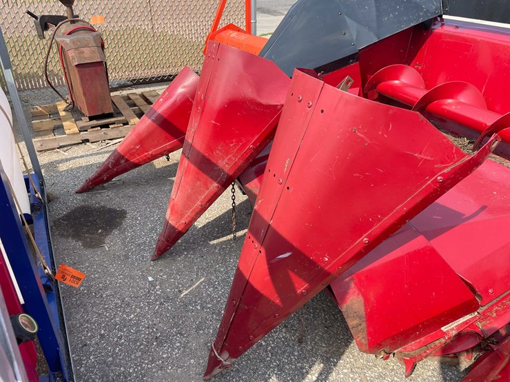 #14076-•-case-1063-corn-head-(o12)-image-8