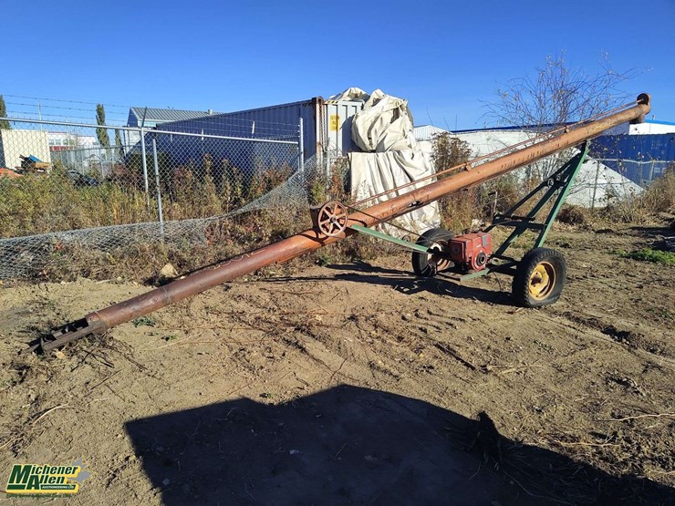 non-operable-gas-driven-mobile-grain-auger-image-1