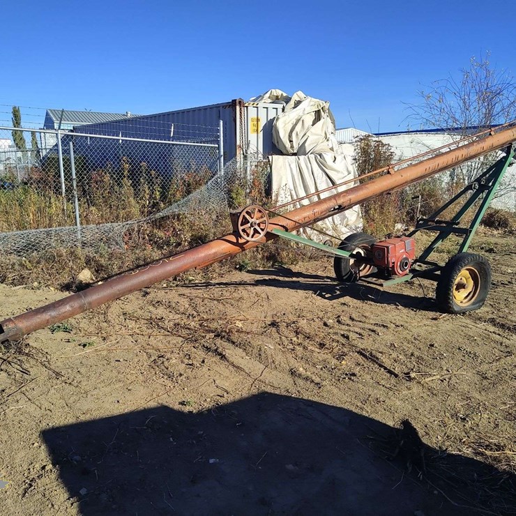 Non Operable Gas Driven Mobile Grain Auger