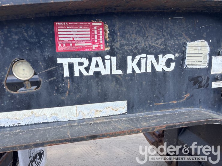 trailking-advantage-series-tri-axle-lowboy-image-25
